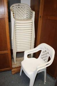 lot 300 image: Plastic stackable chairs - 18 total