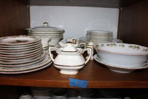 lot 306 image: LEFTMANN duck dishes and white dishes with gold trim