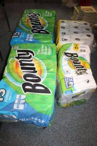 lot 318 image: Paper towel packs