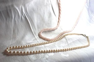 lot 457 image: Marvella or Vendome graduated faux glass pearl necklace with exclusive patent Marked 537985 on clasp. 18L Also includes a pink faux pearl torsade necklace with same clasp and marking (likely Marvella)