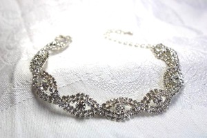lot 478 image: Rhinestone decorated bracelet. Lobster clasp. Adjustable from 7.5-9.5L