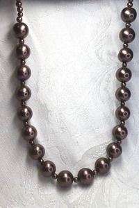 lot 535 image: Copper finish large classic pearl necklace with miniature copper finish bead yoke. 16L with 2 extender. Lobster clasp.