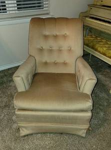 lot 4 image: Vintage Swivel Rocking Velveteen Camel Tufted Arm Chair Made in 1975 by Best Chairs INC.