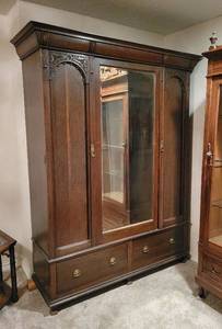lot 9 image: Antique Late 1800sTurn of the Century Large Solid Wood Hand Carved Wardrobe