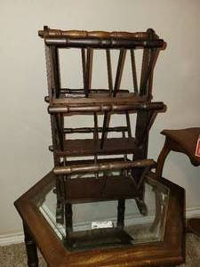lot 14 image: Wooden Magazine Rack