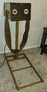 lot 20 image: Vintage Montgomery Ward WORKING Waist Belt Vibration Exercise Machine
