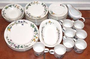 lot 40 image: Woodhill By Citation Dinnerware Set of 37 Pieces