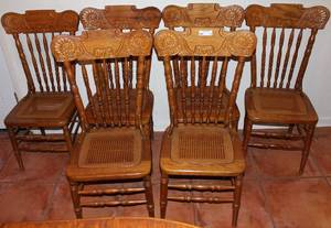 lot 50 image: Set of Six Matching Vintage Dinning Room Chairs