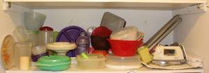 lot 71 image: Lot of Vintage and Modern Tupperware and Ironing Parts