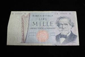 lot 170 image: Vintage 1971 Italian 1000 Lire Banknote