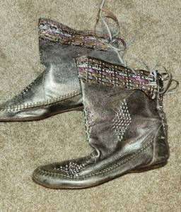 lot 114 image: Lot of Misc Shoes Mostly Vintage