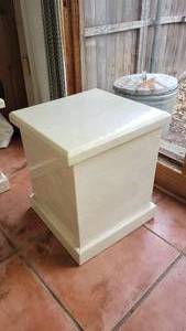 lot 143 image: Vintage Marble EndSide Table