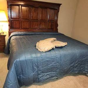 lot 127 image: Large Lot of Fabric Batting, King Sized Bedspread, Throw Pillows ETC