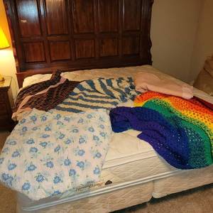 lot 128 image: Lot of Five Vintage Throws and Blankets