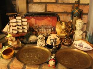 lot 37 image: Misc Knick Knacks