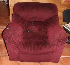 lot 180 image: WORKING Burgundy Codoroy Electric Recliner - Very COMFY