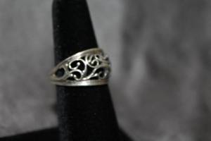 lot 201 image: 925 Silver Ring