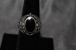 lot 198 image: 925 Silver Black Stone Ring Size 7.75