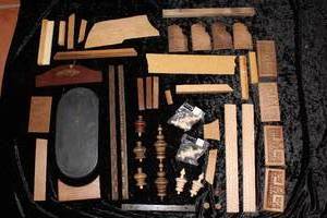 lot 233 image: Wooden Clock Pieces for Projects