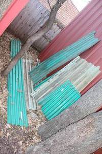 lot 253 image: Sheets of Green Corigated Plastic Sheeting