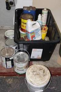 lot 284 image: Lot of Cleaning and Painting Supplies