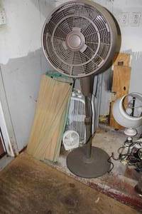 lot 286 image: Fans and Bamboo Mats