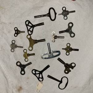 lot 226 image: Lot of Antique Clock Keys