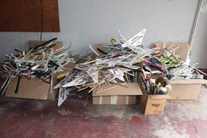 lot 276 image: Huge Lot of Hangers
