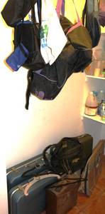 lot 73 image: Large Lot of Suitcases and Bags Including Vintage Samsonite Suitcases