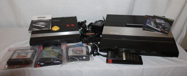 lot 1 image: Atari 5200 with Atari Trackball controller and games