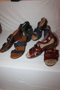 lot 81 image: Four Pair Size 6 Ladies Sandles, Brands and styles as shown