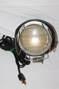 lot 104 image: Vintage Photo Light