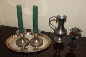 lot 108 image: Silverplate Decorations