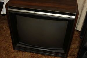 lot 117 image: Vintage LXI Series Television, See photos