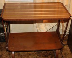 lot 153 image: Beautiful Vintage Accent Table