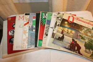 lot 158 image: Christmas LP albums, including one Possibly signed by Bing Crosby, See Photo