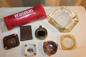 lot 167 image: Variety of Vintage ashtrays and other Smoking Items
