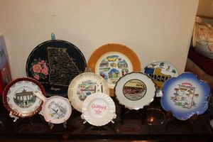 lot 177 image: Collectors Plates