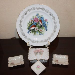 lot 190 image: Decroative Plates and Trinket box and dishes