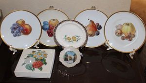 lot 196 image: Vintage Decroative Fruit Plates and More