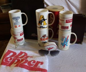 lot 198 image: Dr Pepper Collectors Items
