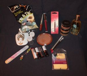 lot 266 image: Unused Make up