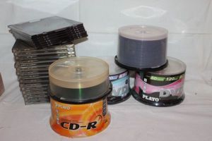 lot 286 image: Unused CDR and DVR discs some still sealed in original packaging
