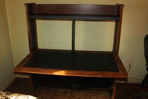 lot 332 image: Desk