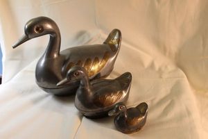 lot 347 image: Pewter Ducks