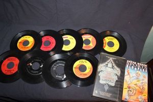 lot 429 image: 45 vinyl records