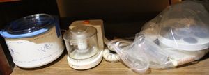 lot 126 image: Small kitchen appliances, small crockpot, foodprocessor and electric boiled egg cooker