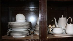 lot 212 image: Mixed set of China