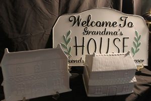 lot 236 image: Cookie jar, platter and grandma sign