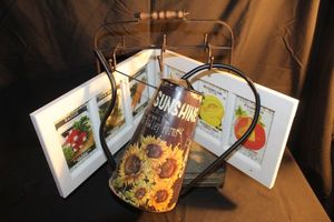 lot 317 image: Farmhouse Dcor Items